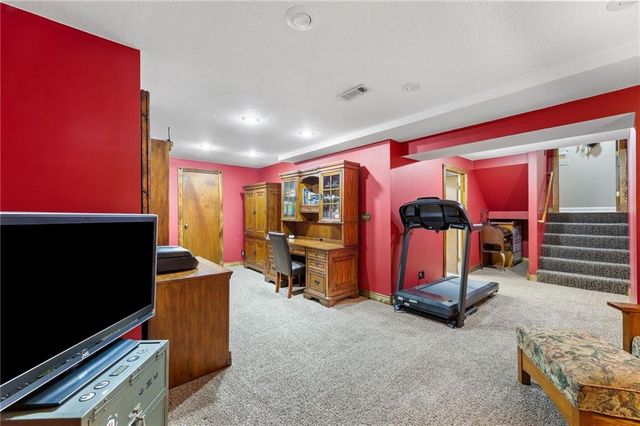 348 SE Brownfield Drive, Lee's Summit, MO 64063