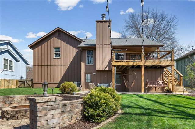 348 SE Brownfield Drive, Lee's Summit, MO 64063