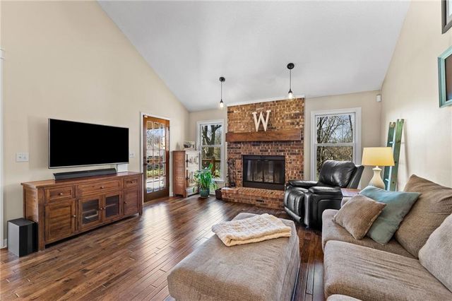 348 SE Brownfield Drive, Lee's Summit, MO 64063