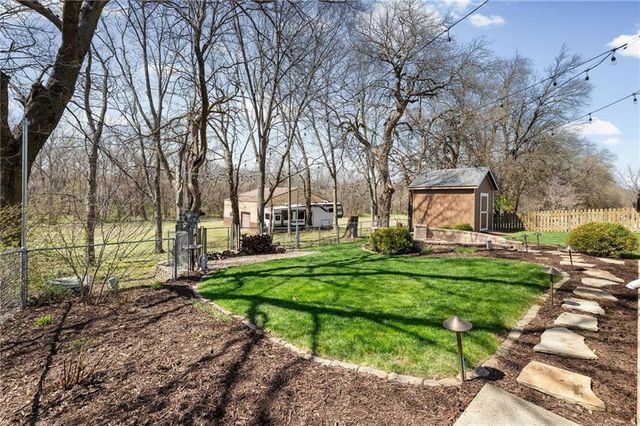 348 SE Brownfield Drive, Lee's Summit, MO 64063