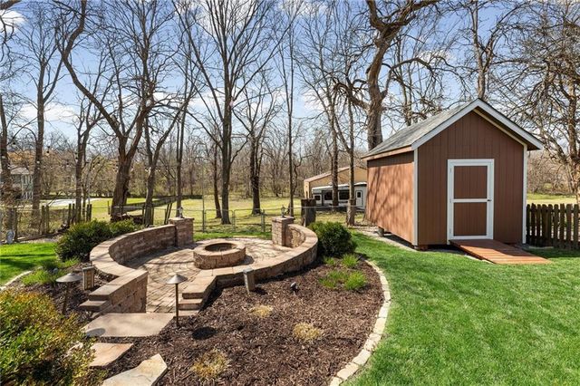 348 SE Brownfield Drive, Lee's Summit, MO 64063