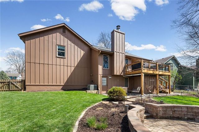 348 SE Brownfield Drive, Lee's Summit, MO 64063