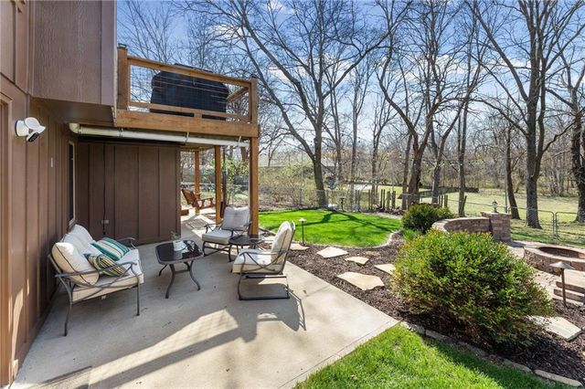 348 SE Brownfield Drive, Lee's Summit, MO 64063