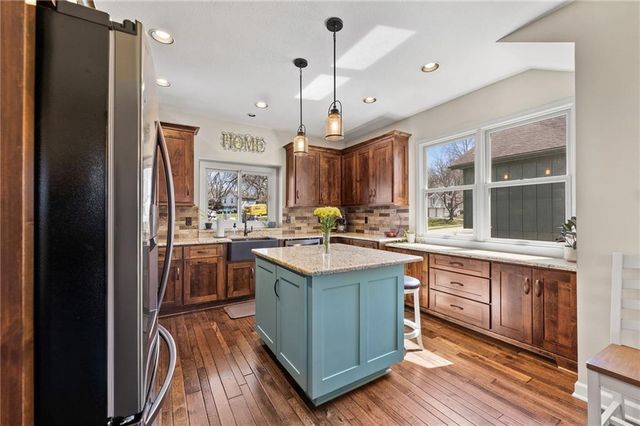 348 SE Brownfield Drive, Lee's Summit, MO 64063