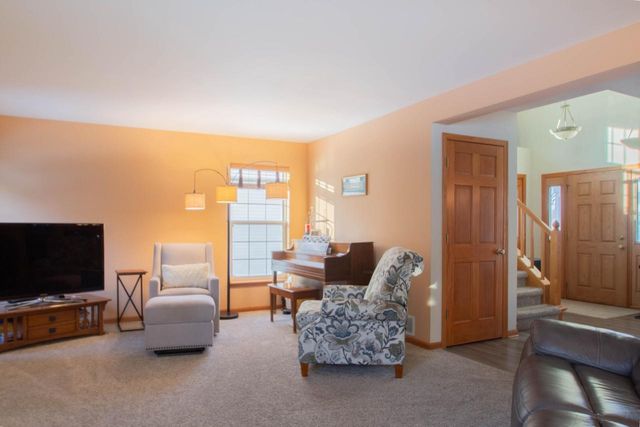 605 Bridlewood LANE, Watertown, WI 53094