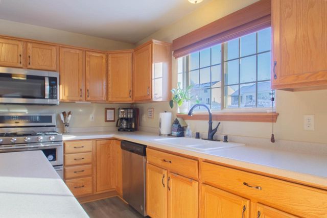 605 Bridlewood LANE, Watertown, WI 53094