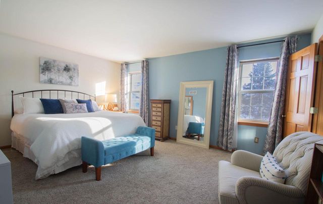 605 Bridlewood LANE, Watertown, WI 53094