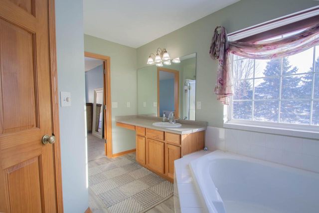 605 Bridlewood LANE, Watertown, WI 53094