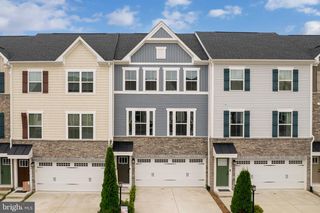 132 BURKWOOD TER, Lake Frederick, VA 22630