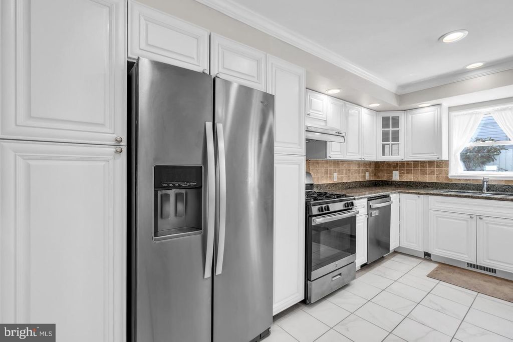 719 N UBER ST, PHILADELPHIA, PA 19130 — photo 3