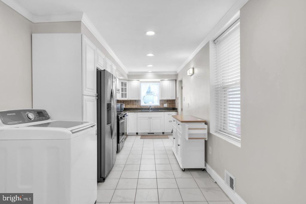 719 N UBER ST, PHILADELPHIA, PA 19130 — photo 4