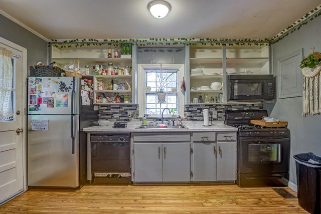 810 Brooklyn Street, Raleigh, NC 27605