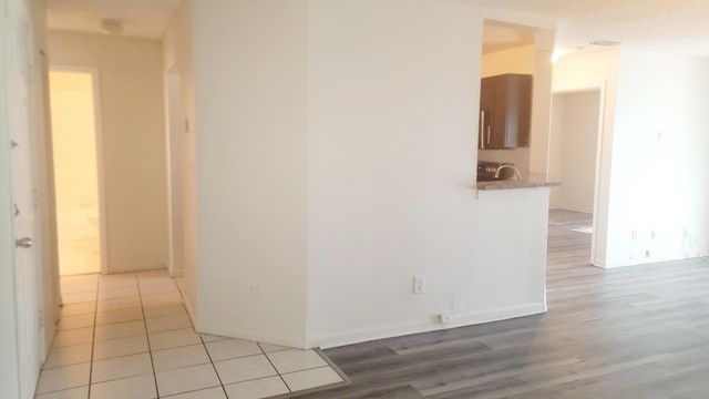 3433 NW 44th Street 103, Oakland Park, FL 33309