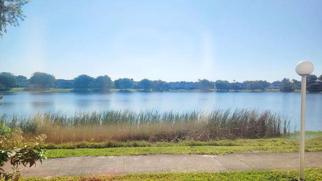 3433 NW 44th Street 103, Oakland Park, FL 33309