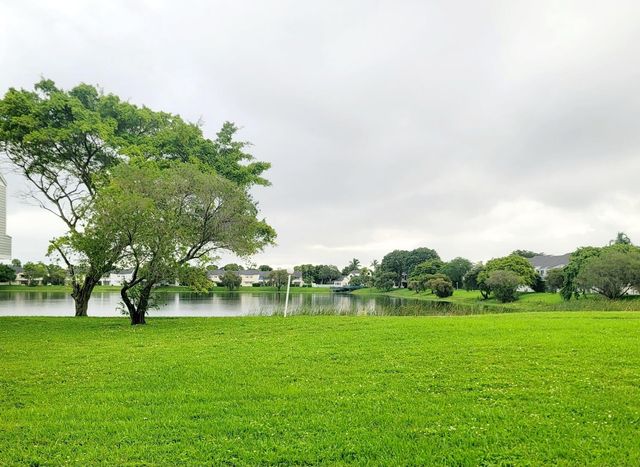 3433 NW 44th Street 103, Oakland Park, FL 33309