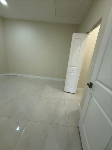 559 NW 2nd St 1, Florida City, FL 33034