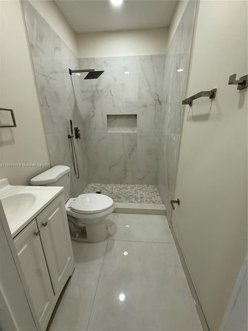 559 NW 2nd St 1, Florida City, FL 33034