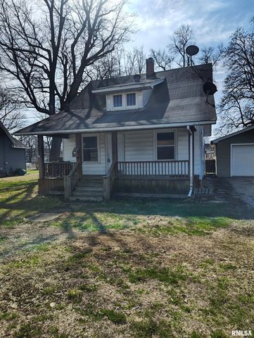 646 E LOCUST Street, Canton, IL 61520