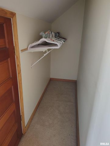 646 E LOCUST Street, Canton, IL 61520