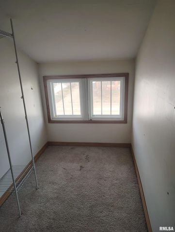 646 E LOCUST Street, Canton, IL 61520