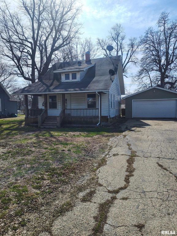 646 E LOCUST Street, Canton, IL 61520