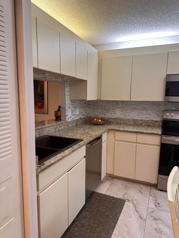 6698 10th Avenue N 116, Greenacres, FL 33467
