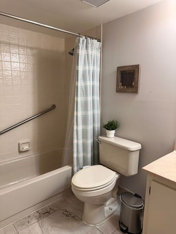 6698 10th Avenue N 116, Greenacres, FL 33467