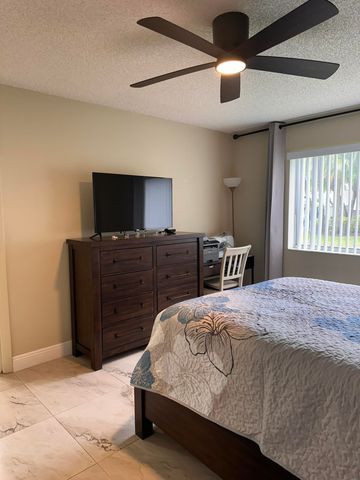 6698 10th Avenue N 116, Greenacres, FL 33467