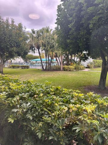 6698 10th Avenue N 116, Greenacres, FL 33467