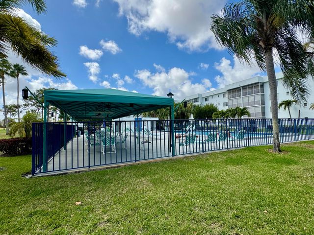 6698 10th Avenue N 116, Greenacres, FL 33467