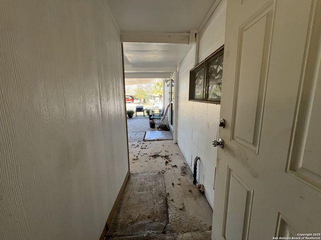 54 Wayside, San Antonio, TX 78213