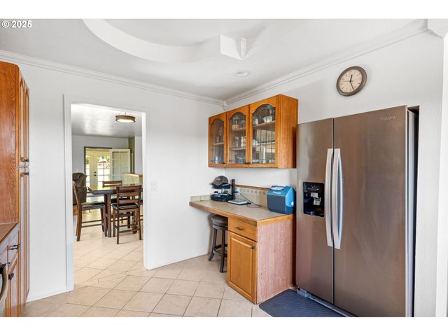 719 PETERS St, Raymond, WA 98577