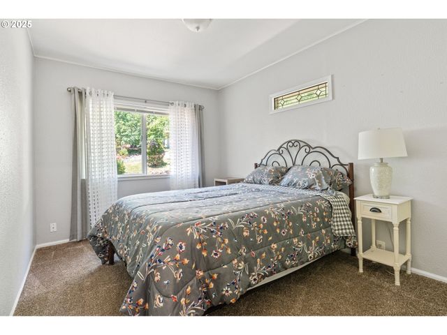 719 PETERS St, Raymond, WA 98577