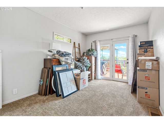 719 PETERS St, Raymond, WA 98577