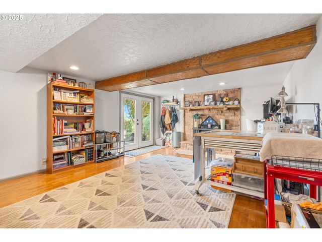 719 PETERS St, Raymond, WA 98577