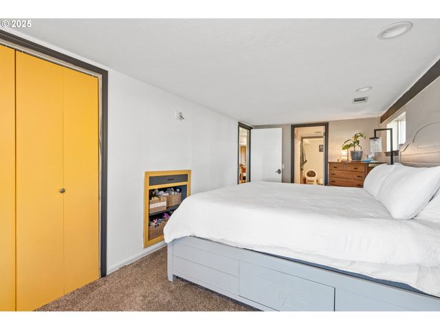 719 PETERS St, Raymond, WA 98577