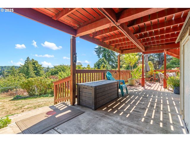 719 PETERS St, Raymond, WA 98577