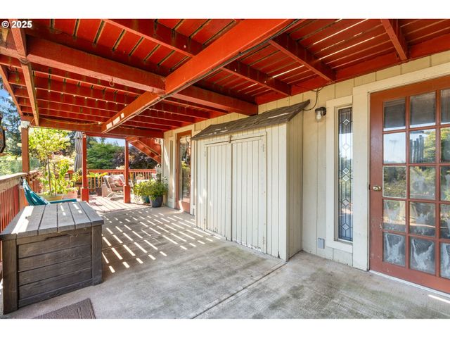 719 PETERS St, Raymond, WA 98577