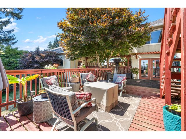 719 PETERS St, Raymond, WA 98577