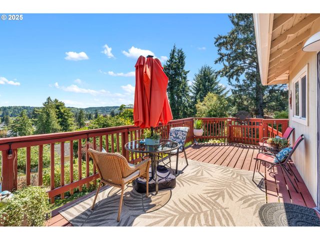 719 PETERS St, Raymond, WA 98577