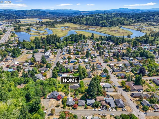 719 PETERS St, Raymond, WA 98577