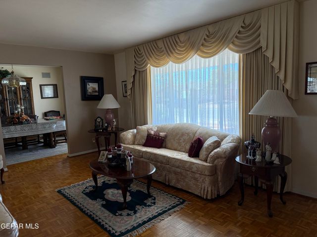 9809 EUGENIA Court, El Paso, TX 79925