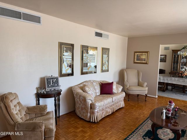 9809 EUGENIA Court, El Paso, TX 79925