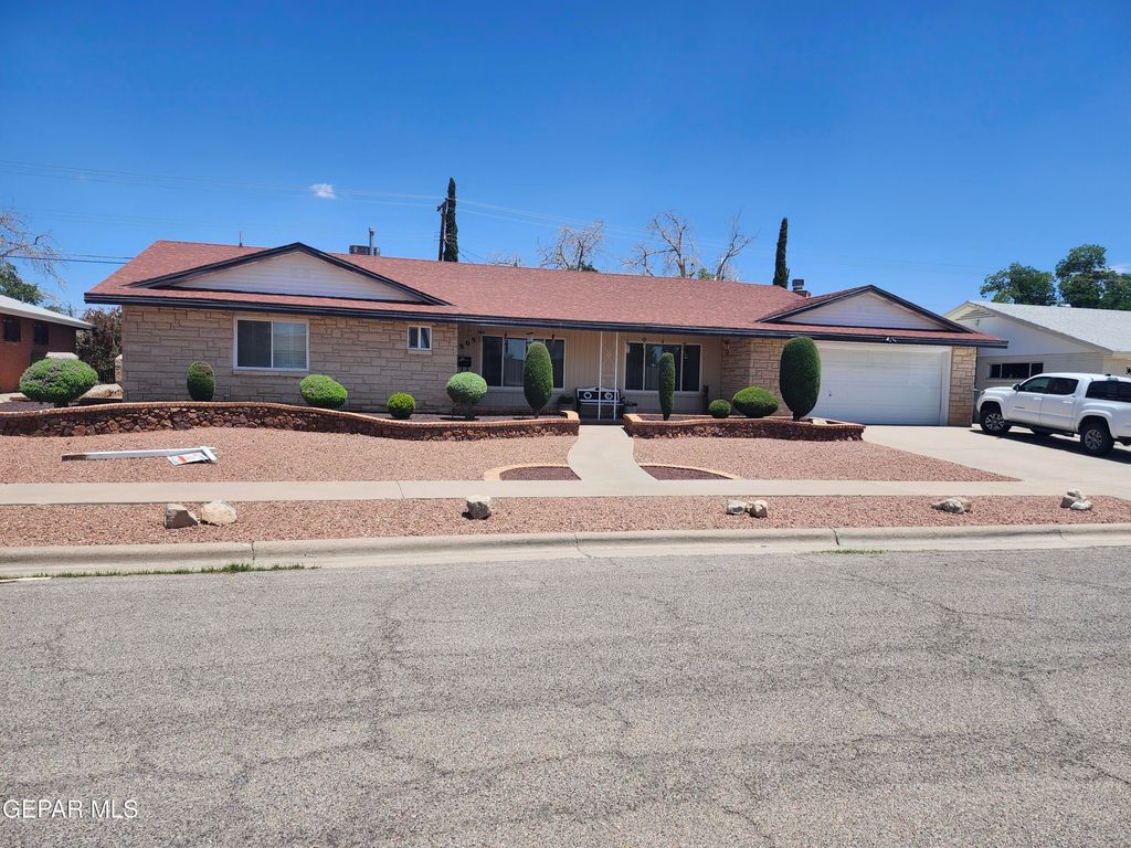 9809 EUGENIA Court, El Paso, TX 79925