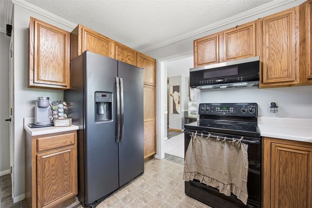 7417 Parkwood Lane NE, Cedar Rapids, IA 52402