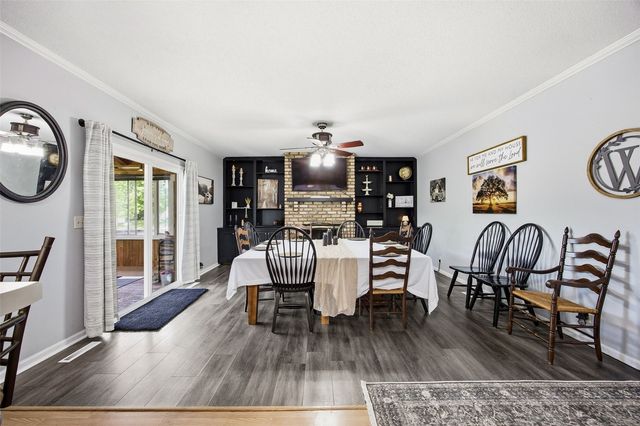 7417 Parkwood Lane NE, Cedar Rapids, IA 52402