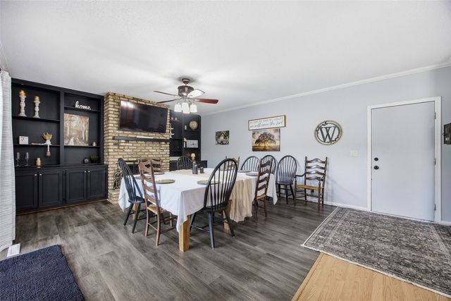 7417 Parkwood Lane NE, Cedar Rapids, IA 52402