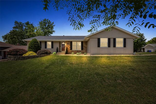 7417 Parkwood Lane NE, Cedar Rapids, IA 52402