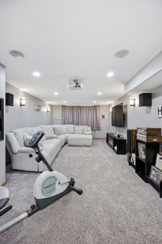 7417 Parkwood Lane NE, Cedar Rapids, IA 52402