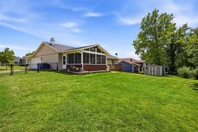 7417 Parkwood Lane NE, Cedar Rapids, IA 52402